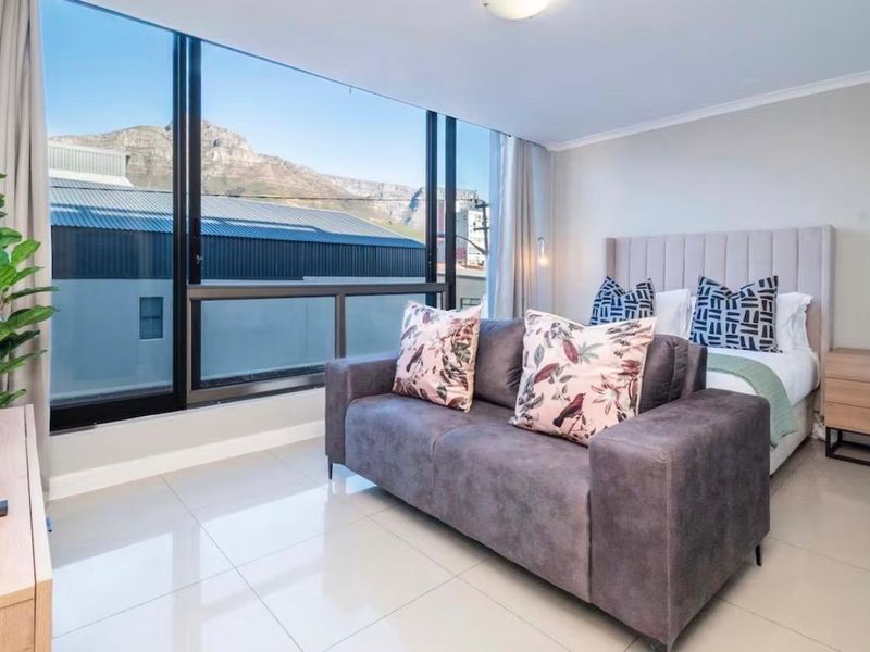 Apartment For Sale in Woodstock, Cape Town - Photo 4