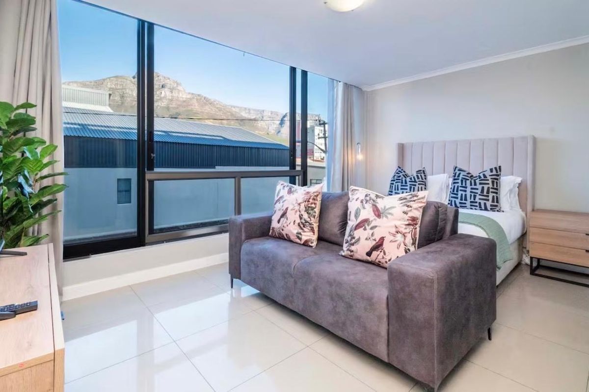 Apartment For Sale in Woodstock, Cape Town - Photo 4