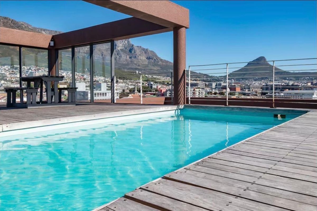 Apartment For Sale in Woodstock, Cape Town - Photo 2