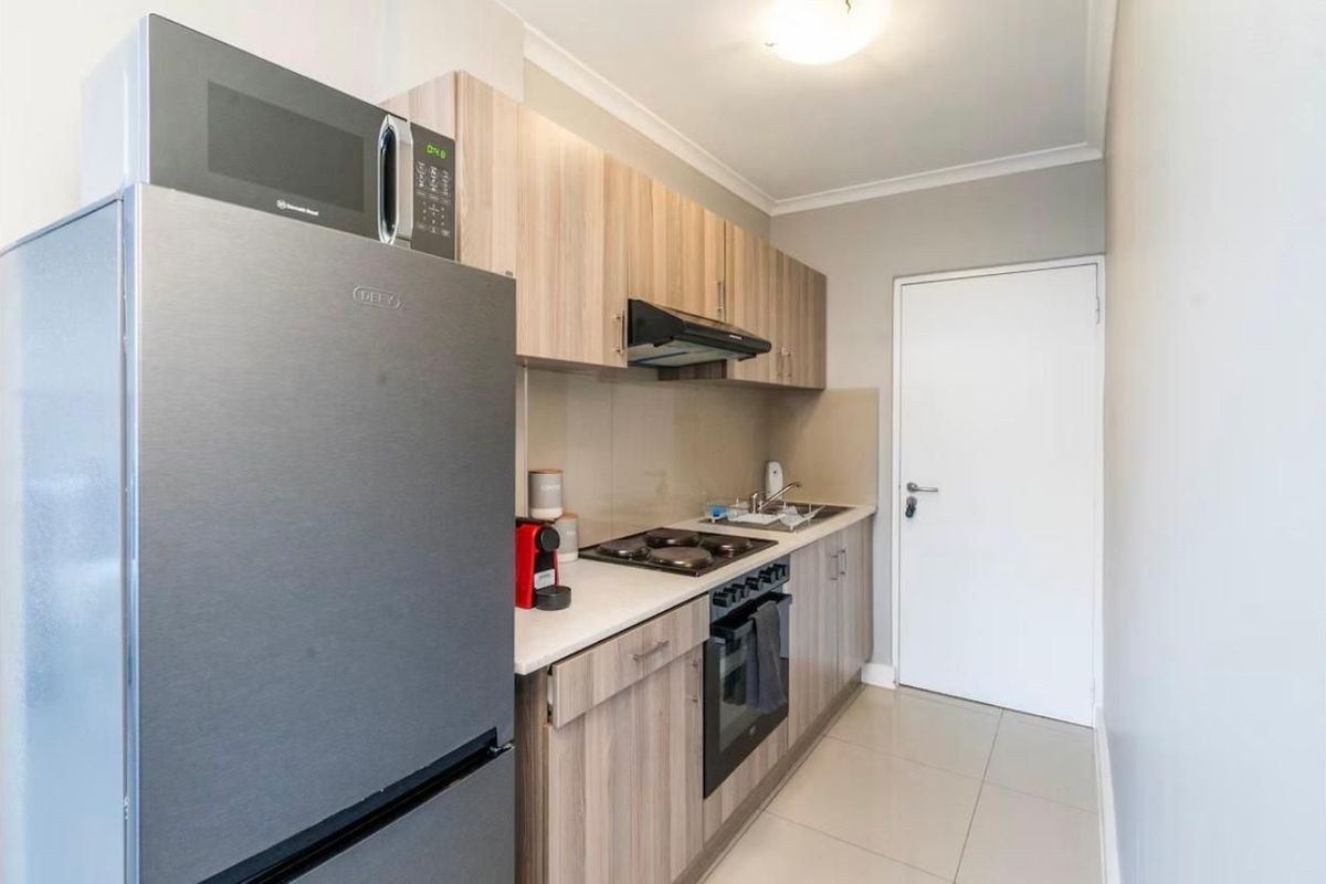 Apartment For Sale in Woodstock, Cape Town - Photo 3