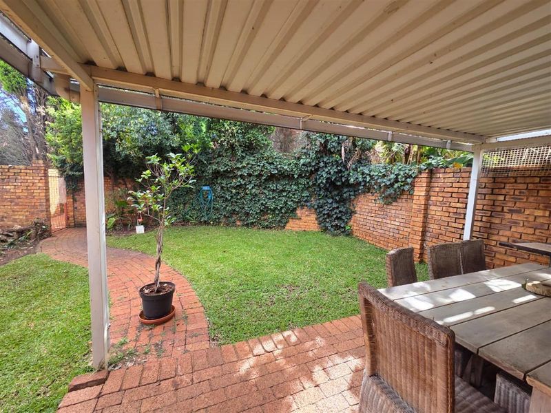 2 Bedroom Townhouse For Sale in Die Hoewes, Centurion - Photo 2
