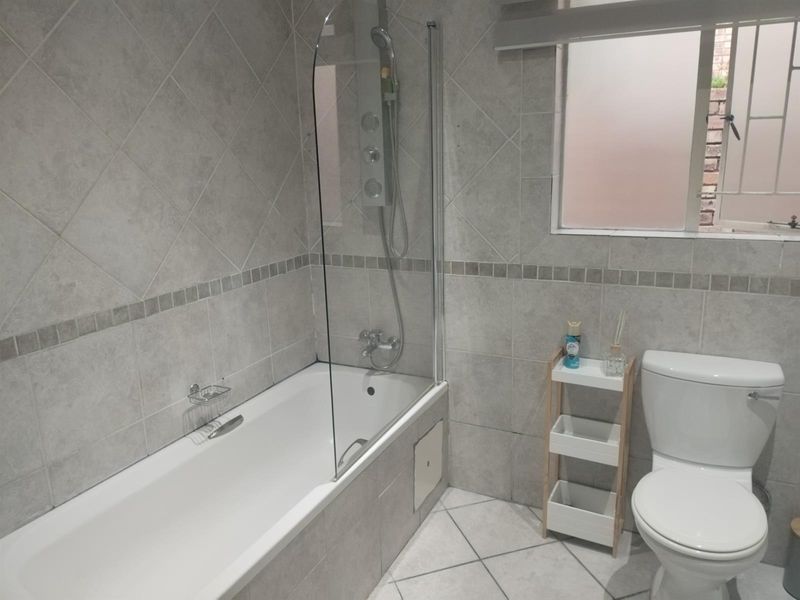 3bed, 2Baths House For Sale in Amberfield Heights, Centurion - Photo 9