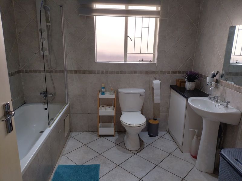 3bed, 2Baths House For Sale in Amberfield Heights, Centurion - Photo 6