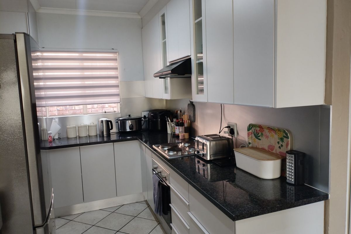 3bed, 2Baths House For Sale in Amberfield Heights, Centurion - Photo 2
