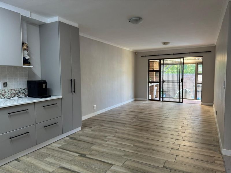Rare Opportunity in Sought-After Kleinbron Estate - Photo 5