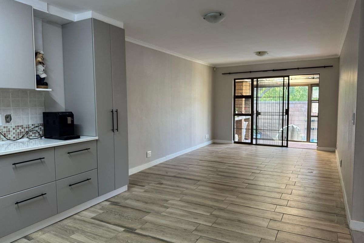 Rare Opportunity in Sought-After Kleinbron Estate - Photo 5