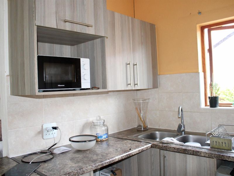 2-Bedroom Townhouse with Spacious Private Garden in Secure Randpark Ridge Complex - Photo 10