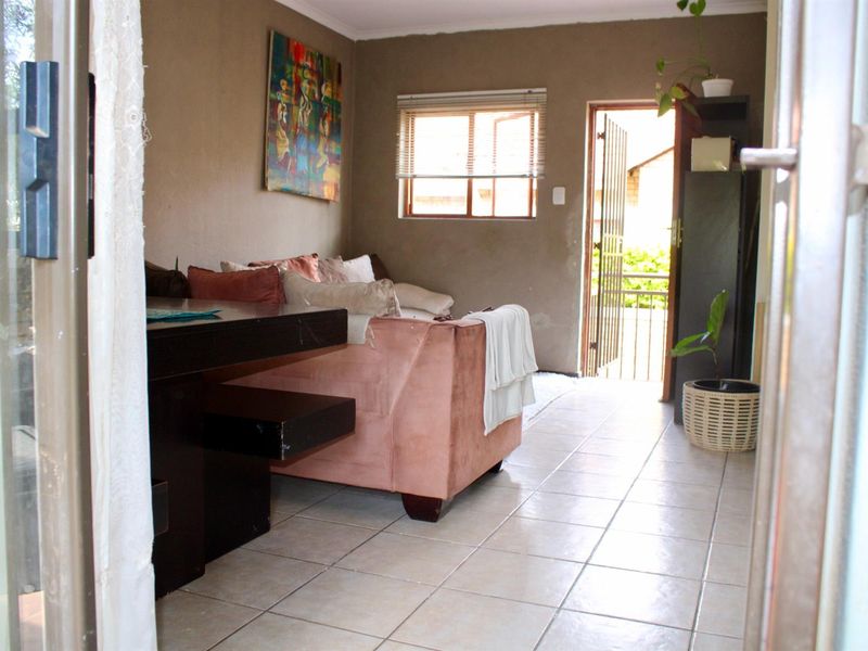 2-Bedroom Townhouse with Spacious Private Garden in Secure Randpark Ridge Complex - Photo 4