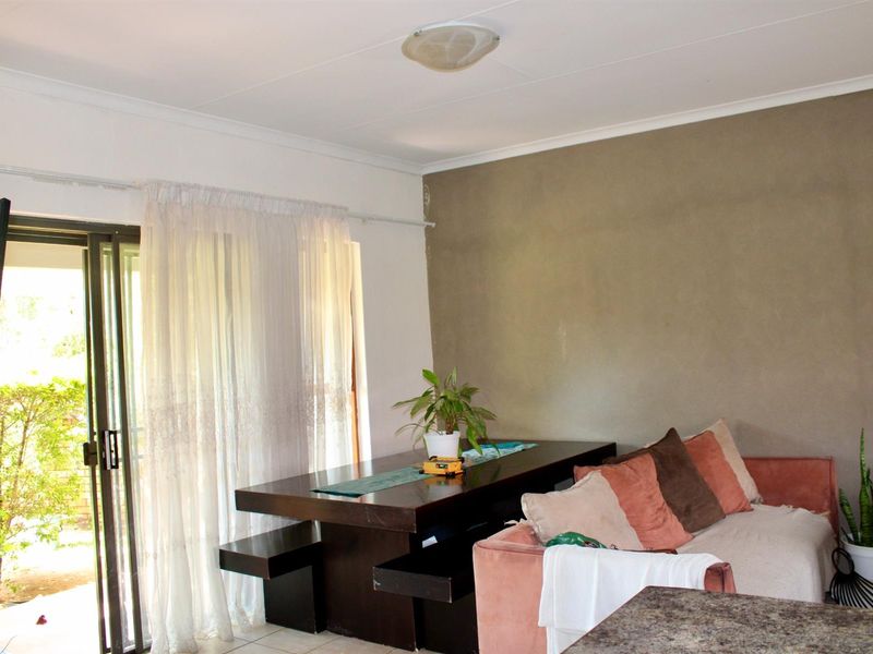 2-Bedroom Townhouse with Spacious Private Garden in Secure Randpark Ridge Complex - Photo 3