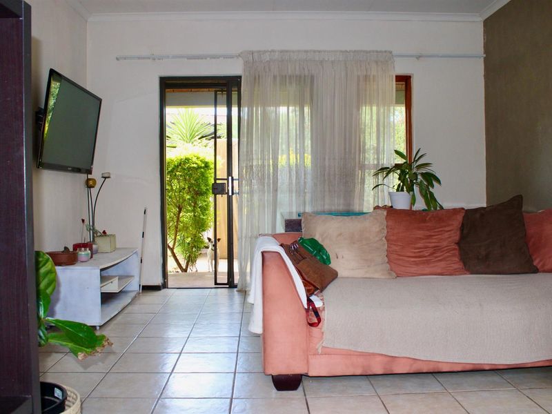 2-Bedroom Townhouse with Spacious Private Garden in Secure Randpark Ridge Complex - Photo 7