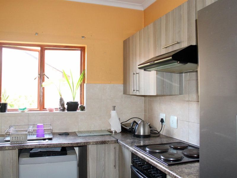 2-Bedroom Townhouse with Spacious Private Garden in Secure Randpark Ridge Complex - Photo 8