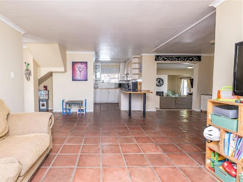 Dual Living Opportunity in Sought-After Vierlanden with Space, Flow and  Flexibility - Photo 10
