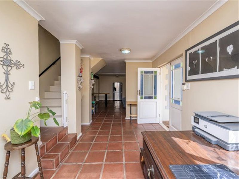 Dual Living Opportunity in Sought-After Vierlanden with Space, Flow and  Flexibility - Photo 8
