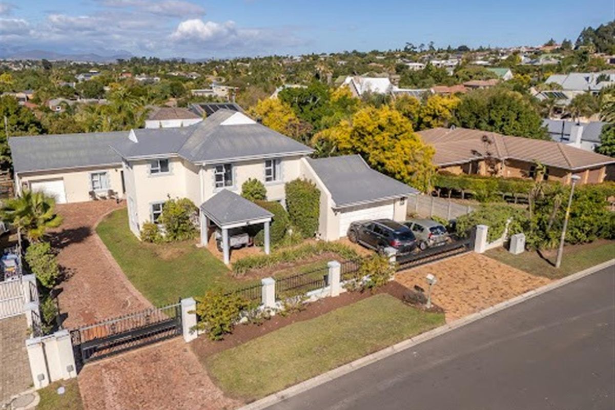 Dual Living Opportunity in Sought-After Vierlanden with Space, Flow and  Flexibility - Photo 3