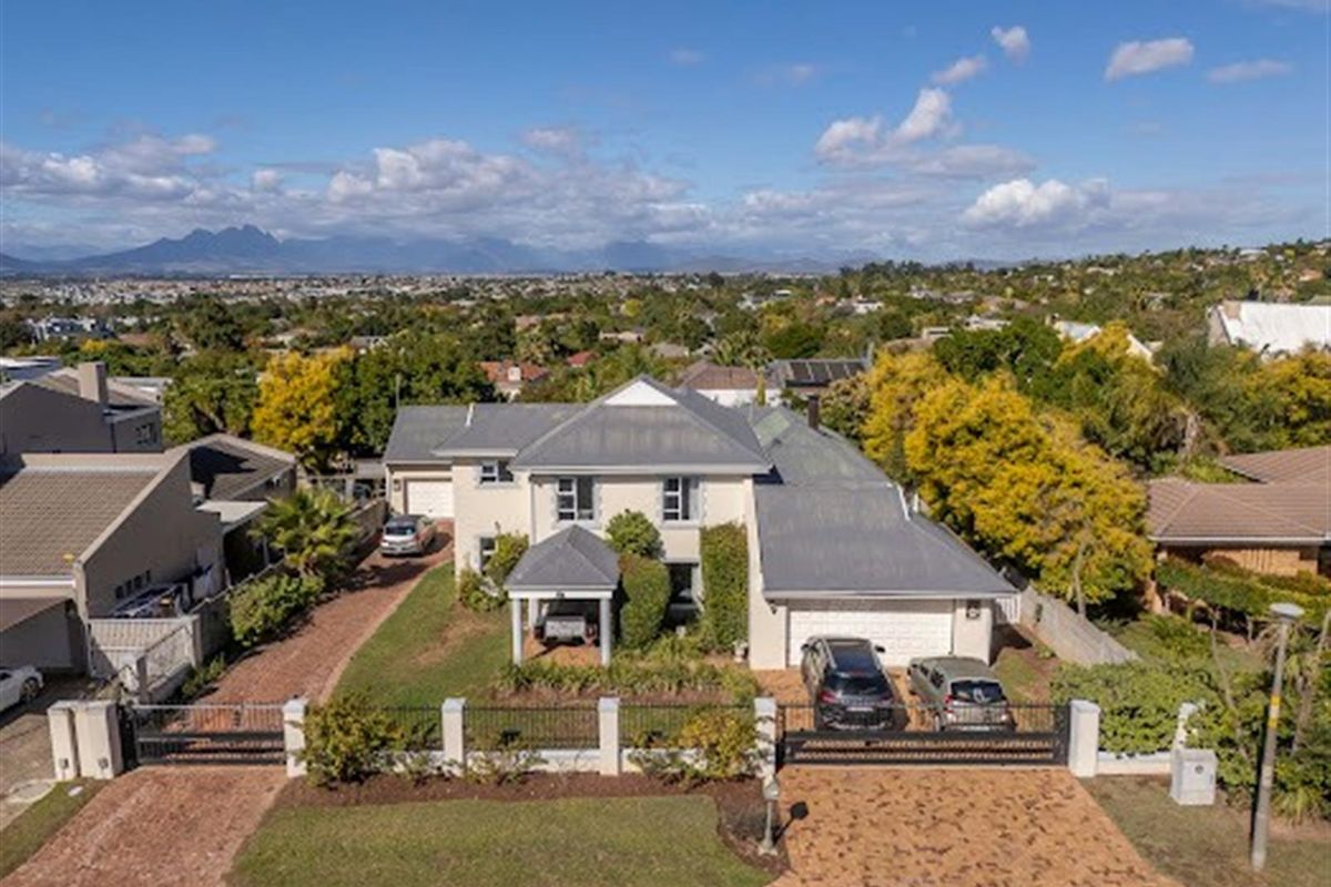Dual Living Opportunity in Sought-After Vierlanden with Space, Flow and  Flexibility - Photo 2