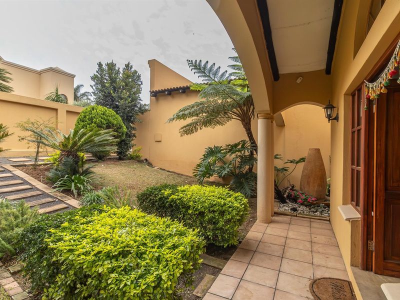 3 Bedroom Cluster For Sale in North Riding - Photo 4