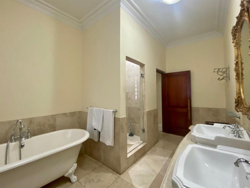 Luxury Open-Plan Studio Apartment Fully Furnished with Spacious Balcony (106) - Photo 2