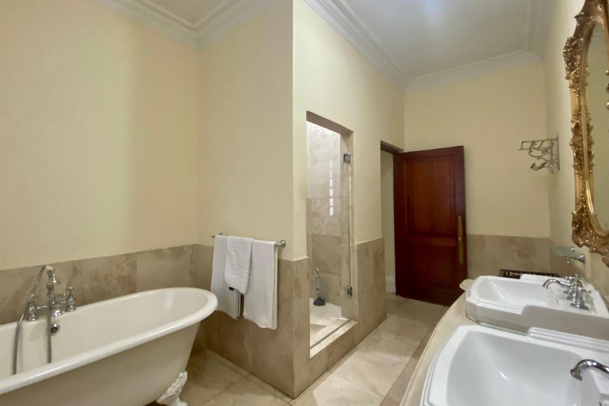 Luxury Open-Plan Studio Apartment Fully Furnished with Spacious Balcony (106) - Photo 2