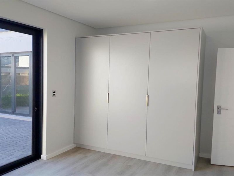Brand new 4 Bedroom family home, awaiting it's first owner! - Photo 9