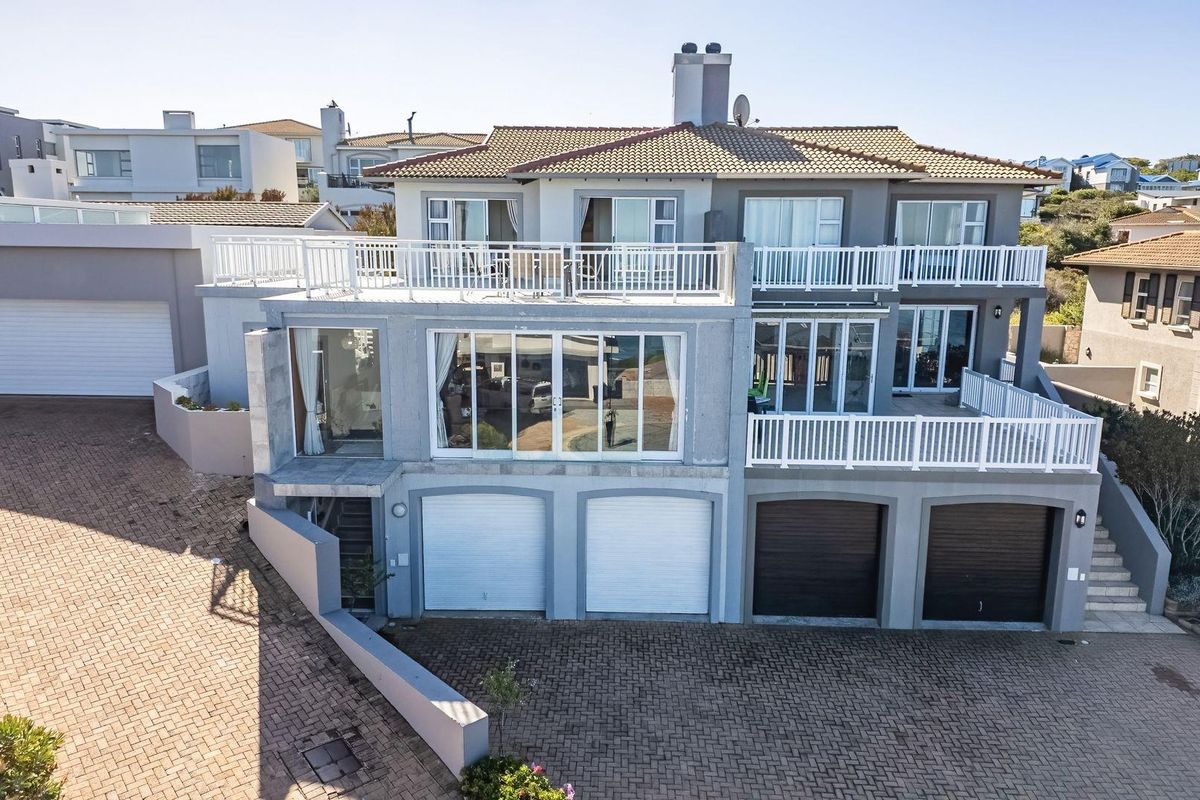Ocean Views, Solar-Powered Family Home-Secure Estate! - Photo 4