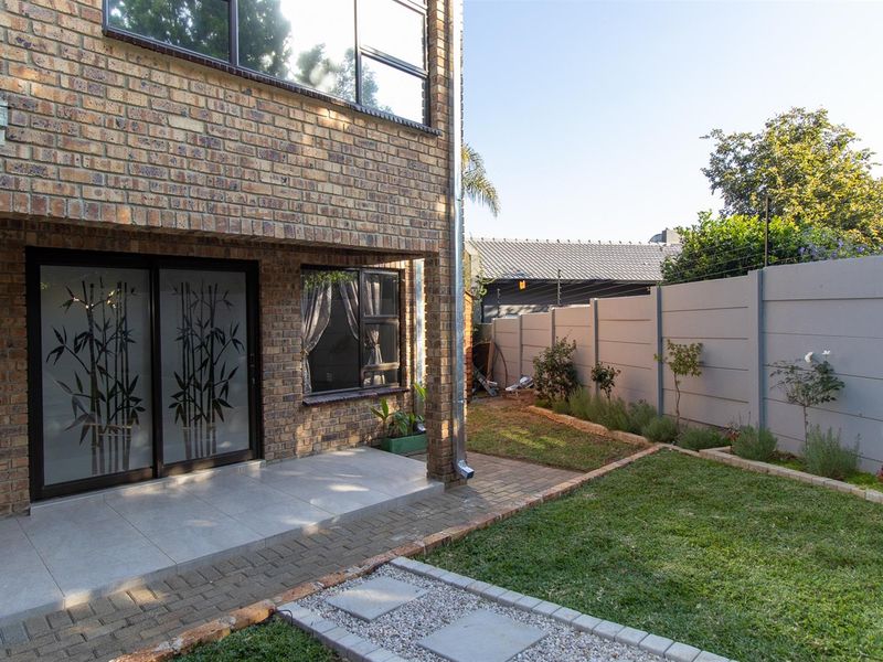 Semi-furnished, modern duplex-cottage - Photo 3