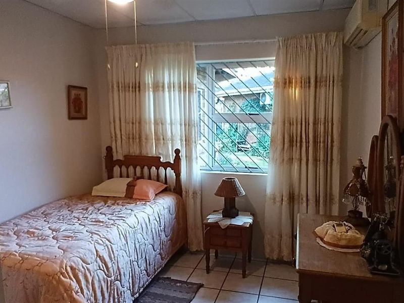3 Bedroom house with 2 Bedroom Flatlet for Sale in Birdswood, Richards Bay, KwaZulu Natal - Photo 9