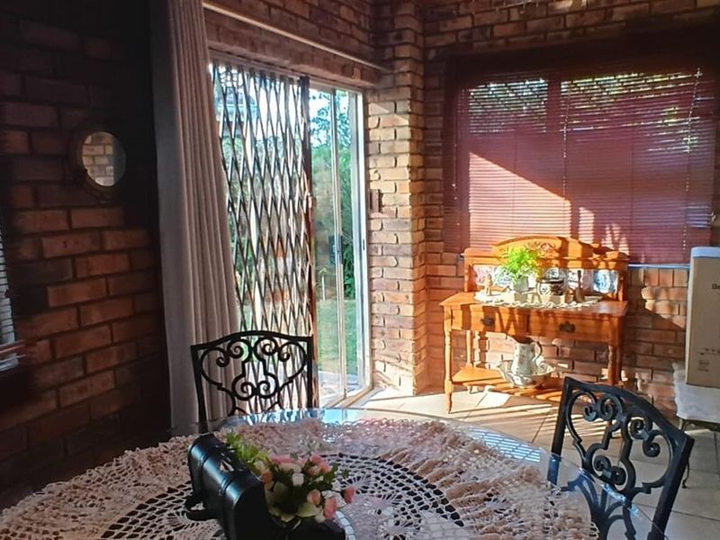 3 Bedroom house with 2 Bedroom Flatlet for Sale in Birdswood, Richards Bay, KwaZulu Natal - Photo 7
