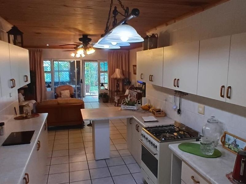 3 Bedroom house with 2 Bedroom Flatlet for Sale in Birdswood, Richards Bay, KwaZulu Natal - Photo 5
