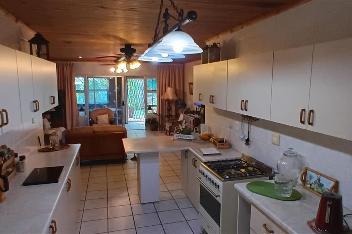 3 Bedroom house with 2 Bedroom Flatlet for Sale in Birdswood, Richards Bay, KwaZulu Natal - Photo 5