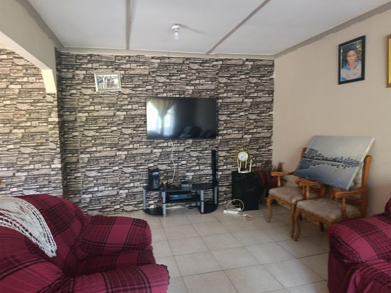 House For Sale in New Ark Tugela , KwaZulu Natal - Photo 4