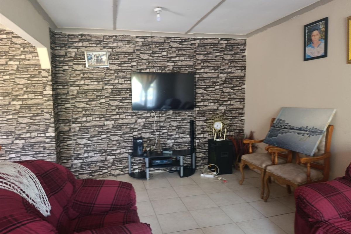 House For Sale in New Ark Tugela , KwaZulu Natal - Photo 4