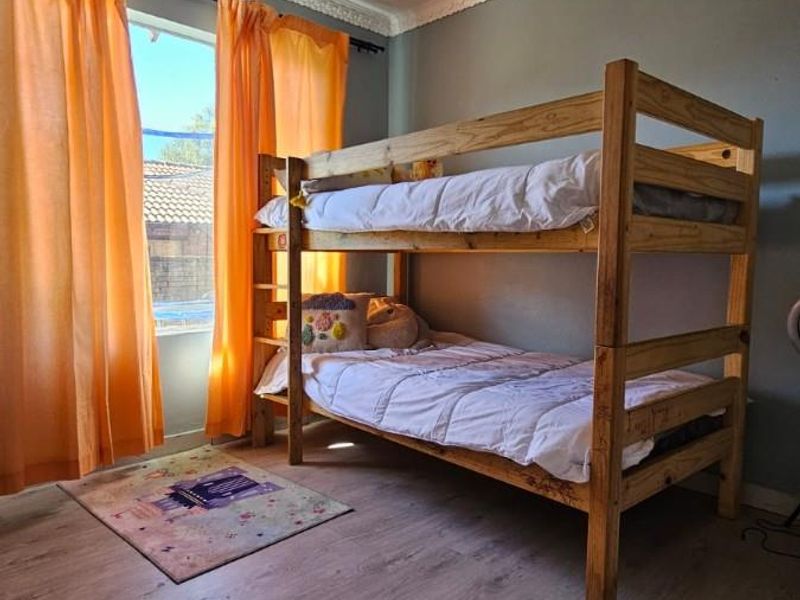 Townhouse For Sale in Amandasig, Akasia - Photo 10