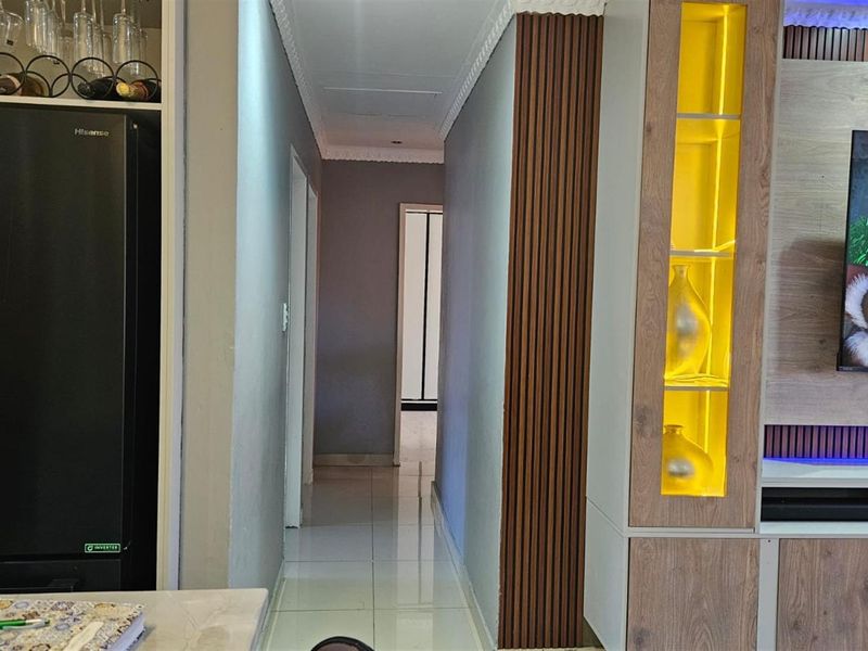 Townhouse For Sale in Amandasig, Akasia - Photo 7