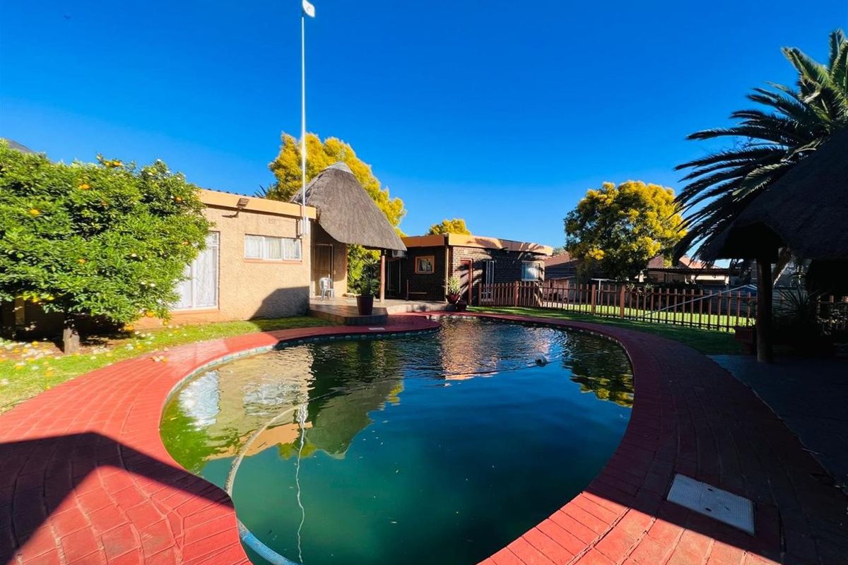House For Sale in Vanderbijlpark SE 2, Vanderbijlpark SE, Vanderbijlpark - Photo 2