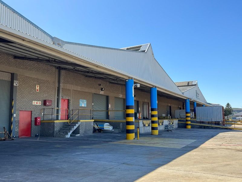 5,990m2 Warehouse To Let | Killarney Gardens | Large Yard Component - Photo 2