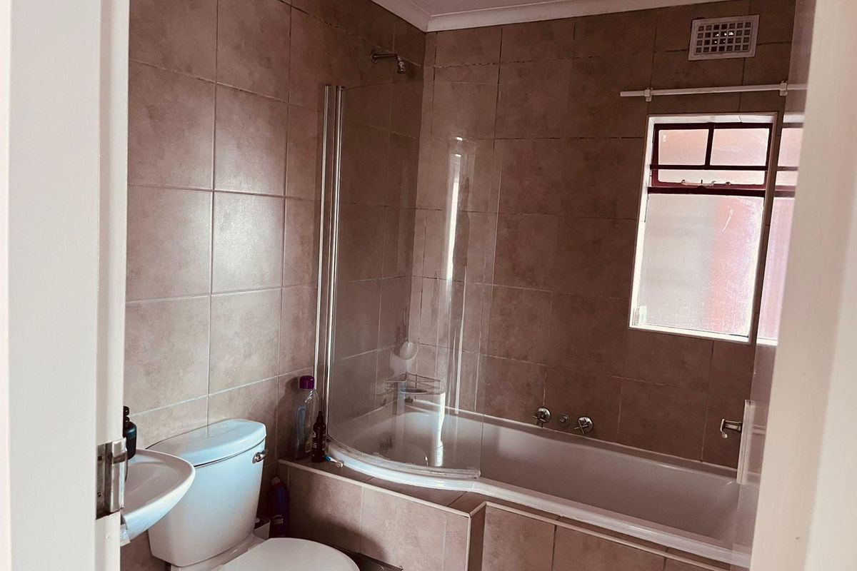 Apartment To Rent in Noordwyk, Midrand - Photo 2