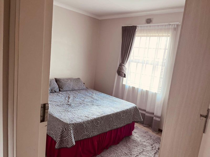 Apartment To Rent in Noordwyk, Midrand - Photo 4