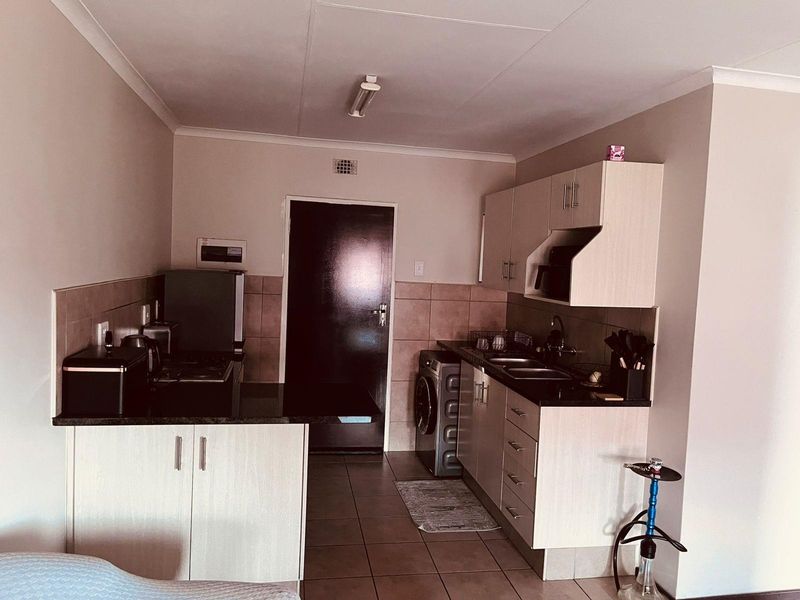 Apartment To Rent in Noordwyk, Midrand - Photo 5