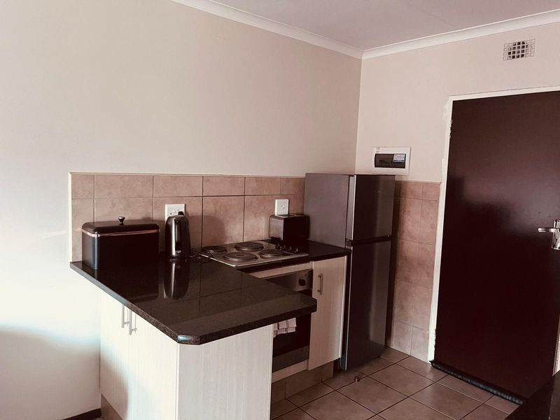 Apartment To Rent in Noordwyk, Midrand - Photo 9