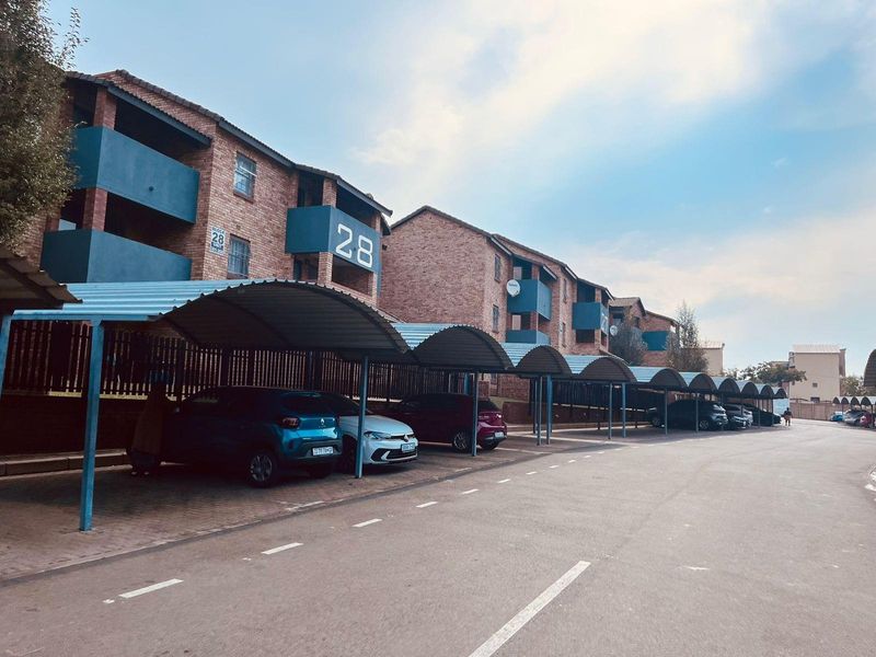 Apartment To Rent in Noordwyk, Midrand - Photo 8
