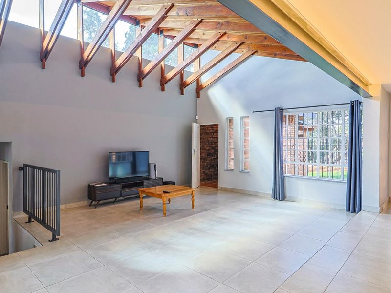 RENOVATED, FOUR BEDROOMS, ENTERTAINERS DREAM IN BOOMED OFF STREET!! - Photo 5