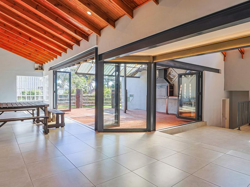 RENOVATED, FOUR BEDROOMS, ENTERTAINERS DREAM IN BOOMED OFF STREET!! - Photo 3