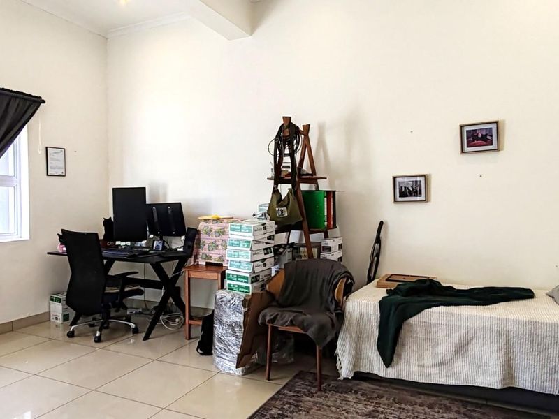 Spectacular and Incredibly Spacious 1-Bedroom Duplex Apartment in Bergvliet Vistas - Photo 7