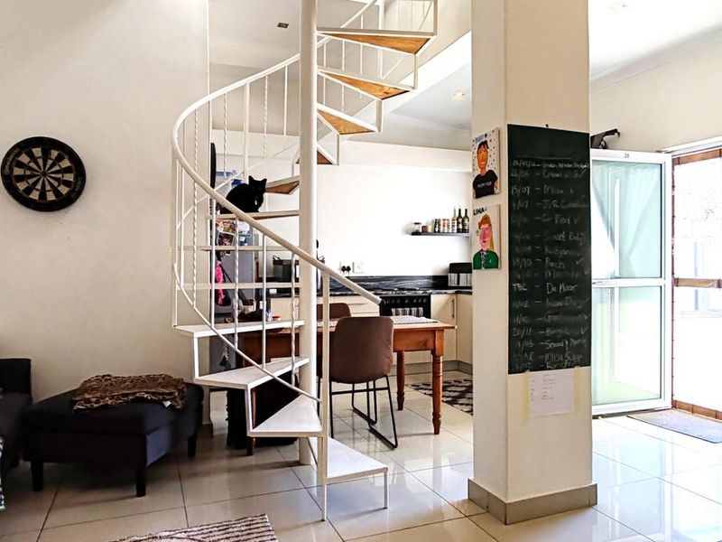Spectacular and Incredibly Spacious 1-Bedroom Duplex Apartment in Bergvliet Vistas - Photo 3