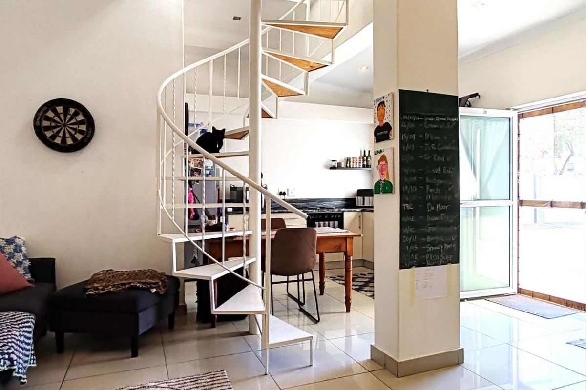Spectacular and Incredibly Spacious 1-Bedroom Duplex Apartment in Bergvliet Vistas - Photo 3