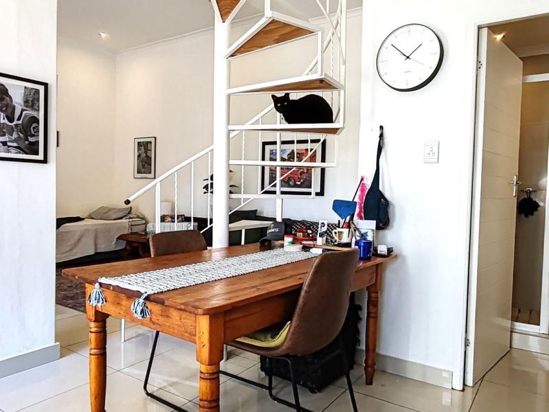 Spectacular and Incredibly Spacious 1-Bedroom Duplex Apartment in Bergvliet Vistas - Photo 4