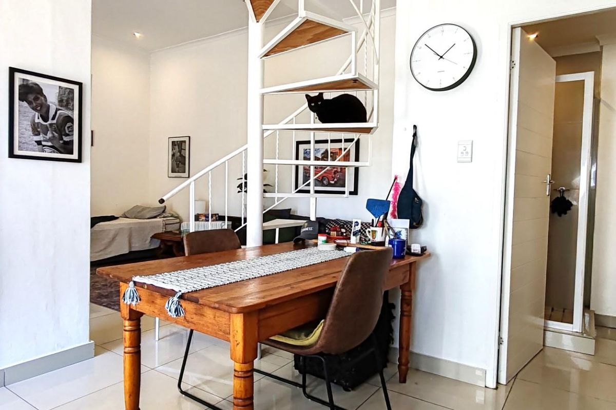 Spectacular and Incredibly Spacious 1-Bedroom Duplex Apartment in Bergvliet Vistas - Photo 4