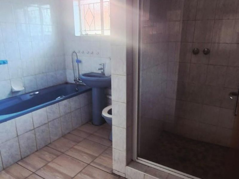 Spacious 3-Bedroom Family Home for Rent East End - Photo 9