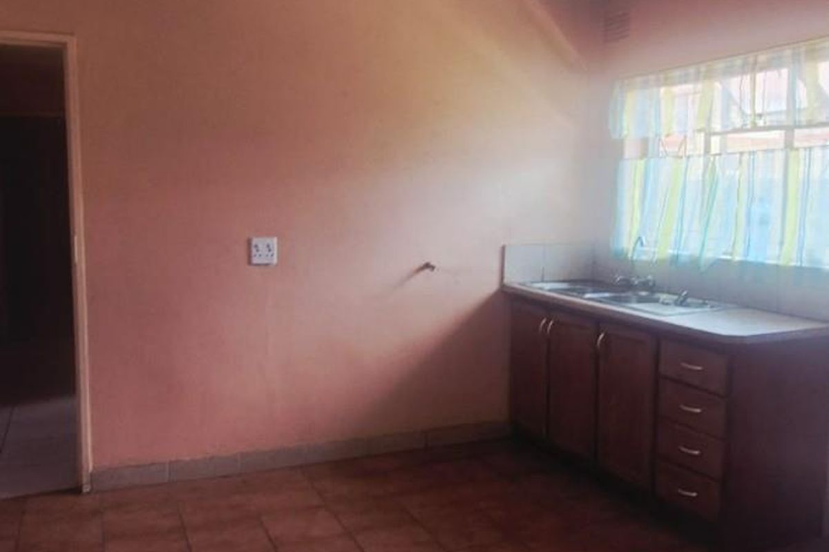 Spacious 3-Bedroom Family Home for Rent East End - Photo 4