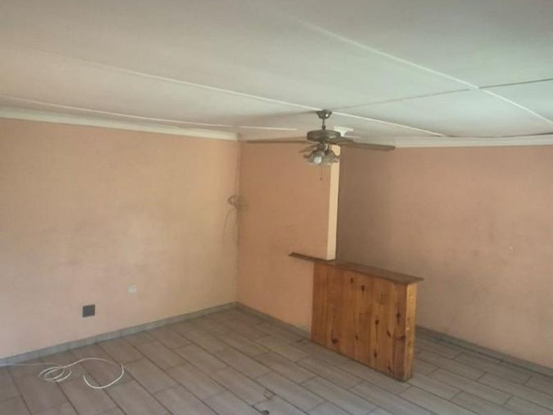 Spacious 3-Bedroom Family Home for Rent East End - Photo 5
